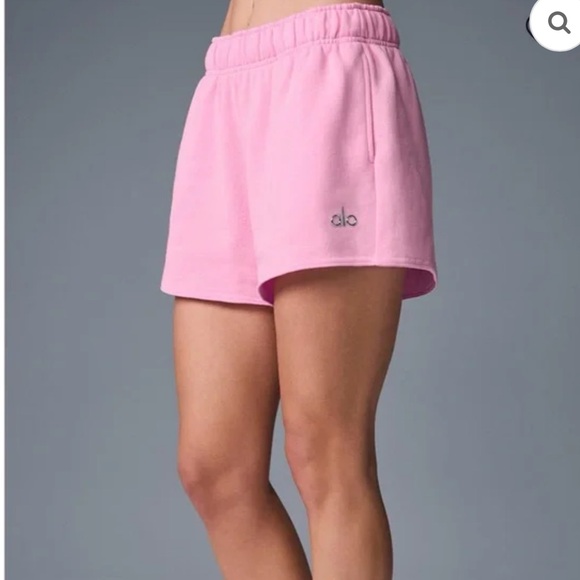 Alo Yoga Sweet Pink Accolade Shorts - Picture 5 of 10